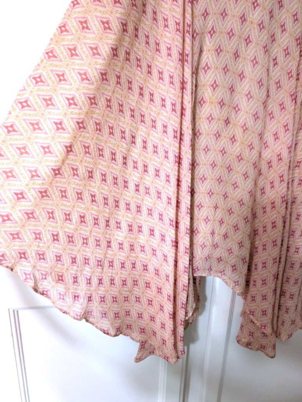 BR Silk Chiffon Y2K Flowy Pink Patterned Handkerchief Hem Skirt Size 4 - Picture 3 of 7